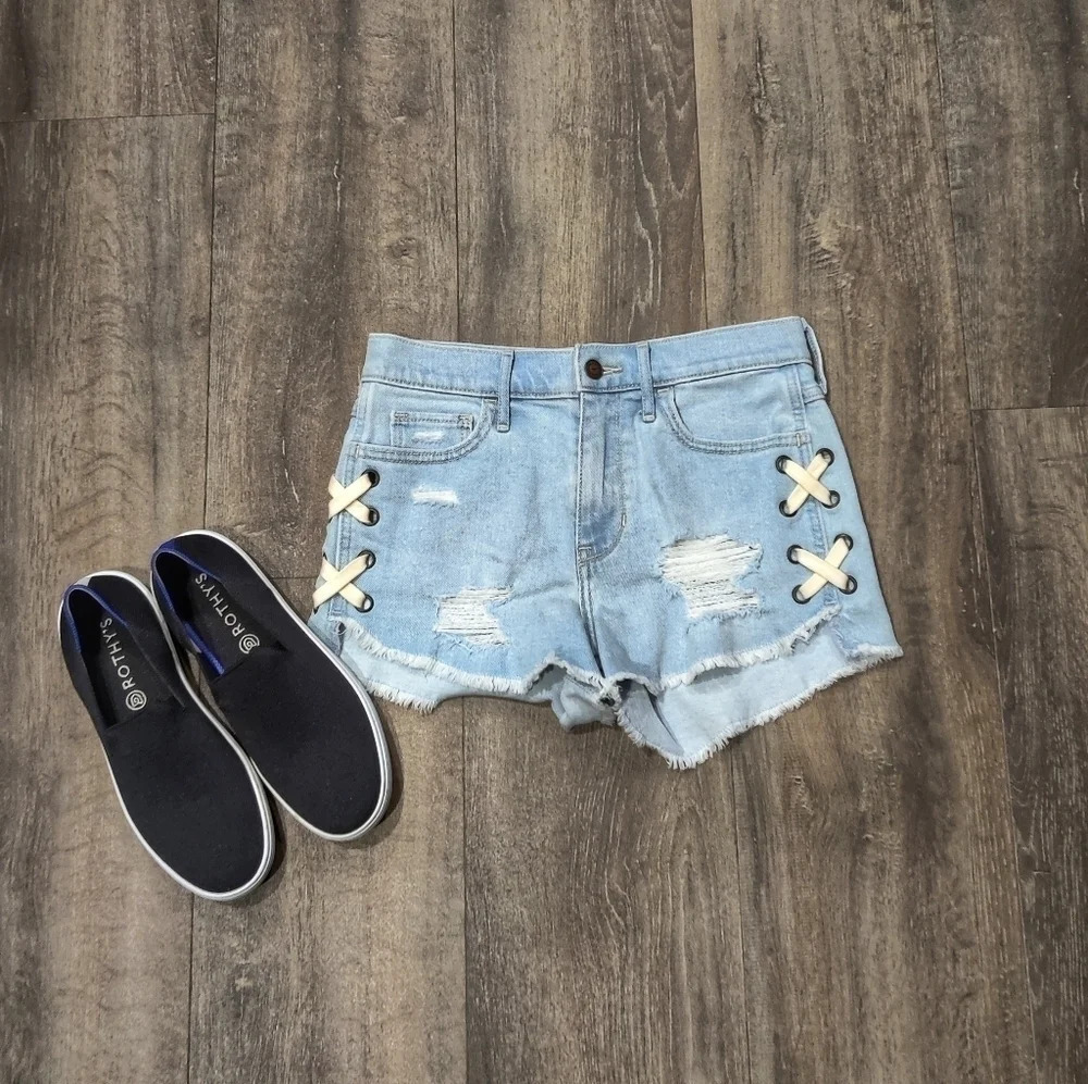 Hollister Hi Rise Vintage Stretch Jean Short